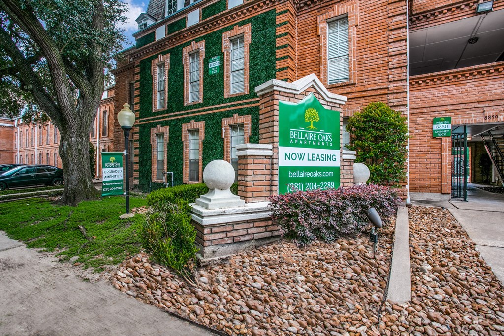 Property Signage at Bellaire Oaks Apartments, Houston