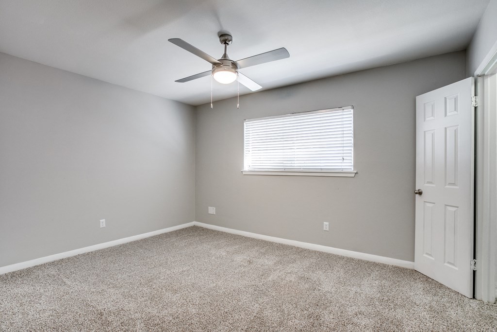 Lush Wall-To-Wall Carpeting In Bedrooms at Bellaire Oaks Apartments, Houston, TX, 77096