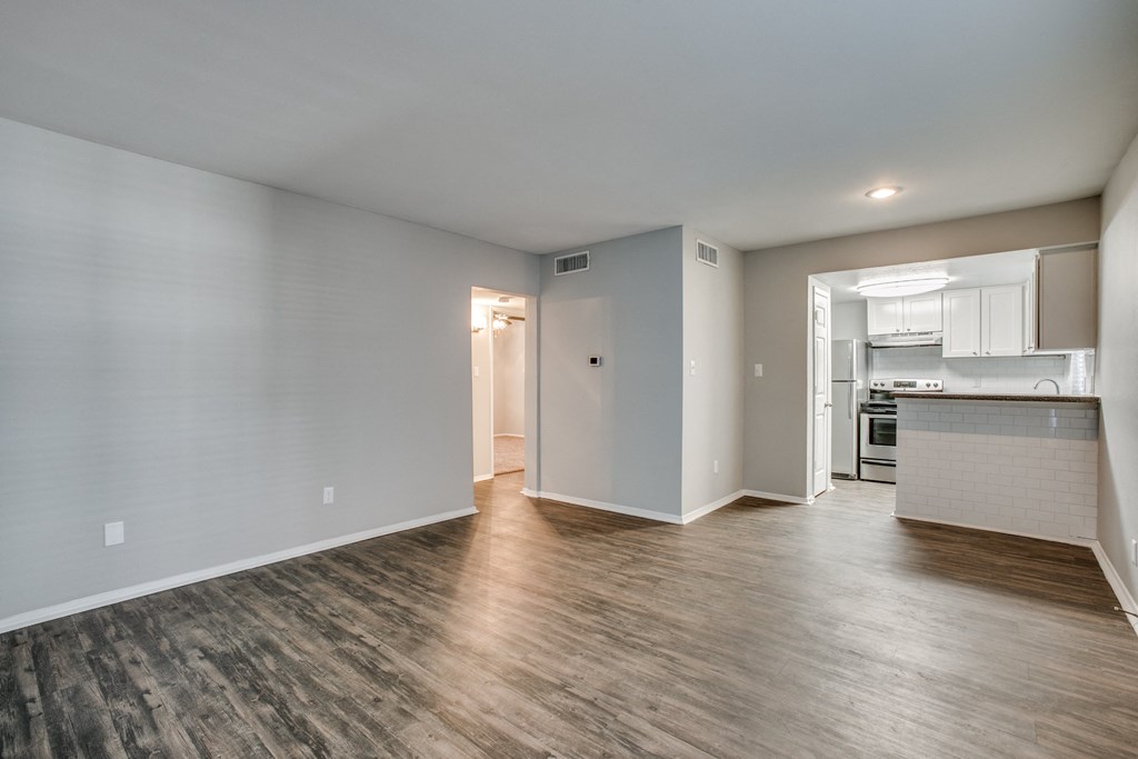 Vacant Living Area at Bellaire Oaks Apartments, Houston, Texas