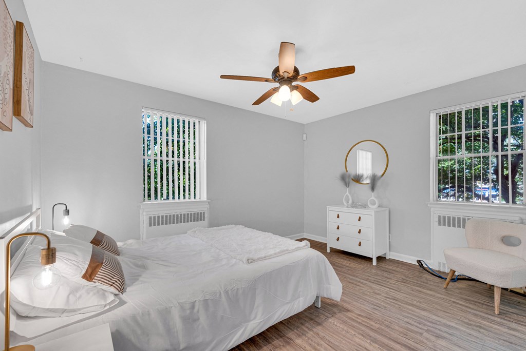 Bedroom with comfortable bed at Hampton Gardens, Missouri, 63139