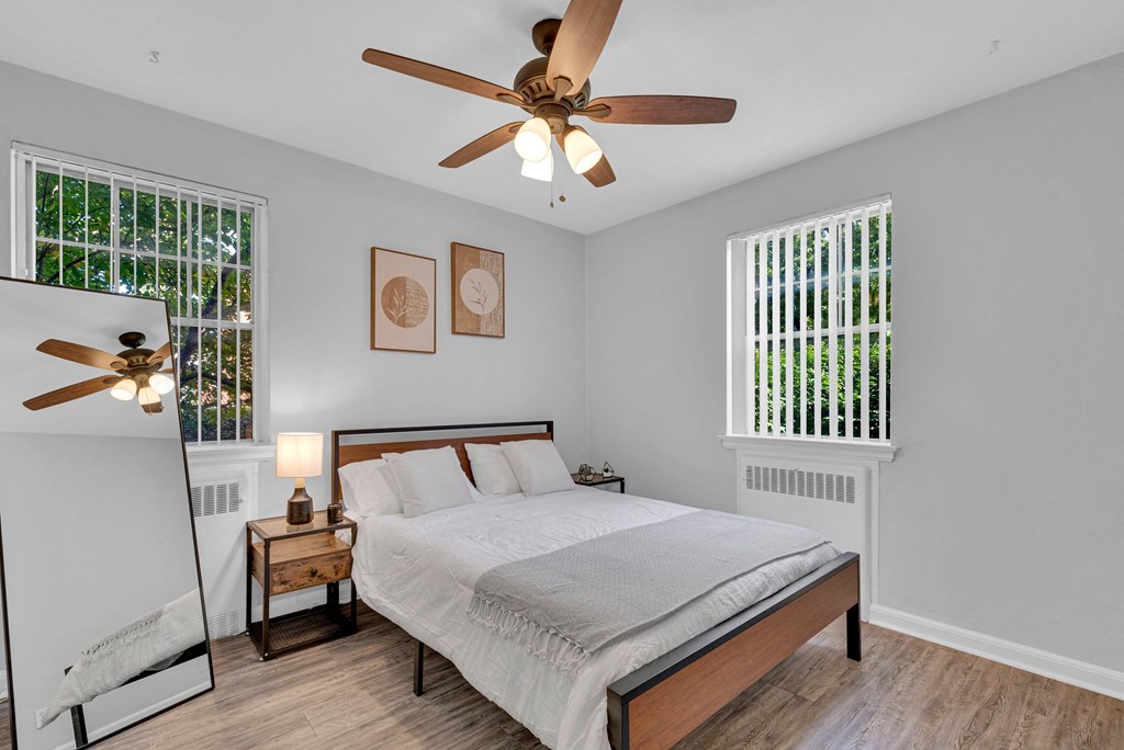 model bedroom at Hampton Gardens, Saint Louis, MO, 63139