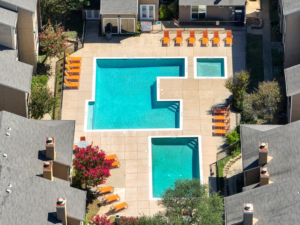 Swimming Pool And Sundeck at Seacrest Apartments, Texas, 75044