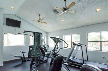 4501 Landing Drive 1-2 Beds Apartment for Rent - Photo Gallery 6