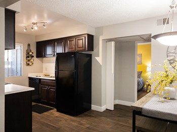 1BR, 1BA - Coral - 700 SF - Photo Gallery 5