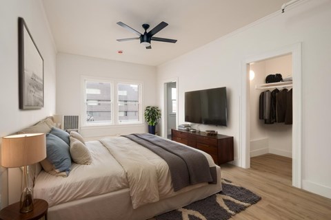 Bedroom at Westmore Manor Apartments, Los Angeles, California