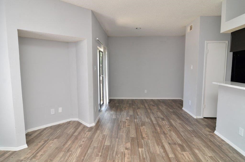 Spacious Living Room at Foxborough Apartments, Irving, 75061