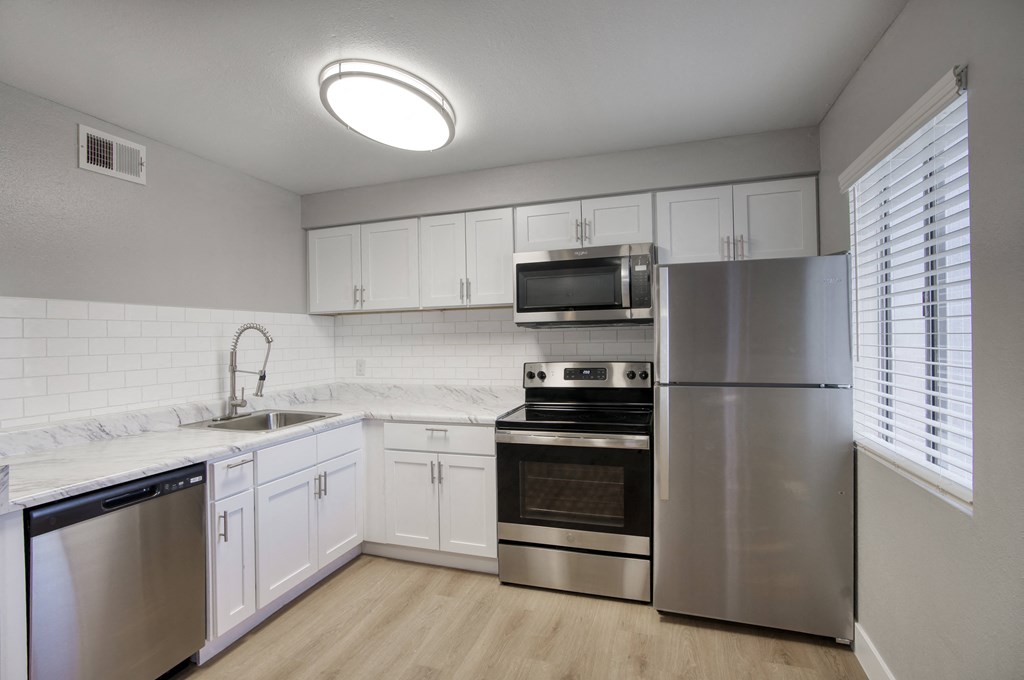Efficient Appliances In Kitchen at Granite Bay, Phoenix, Arizona, 85023