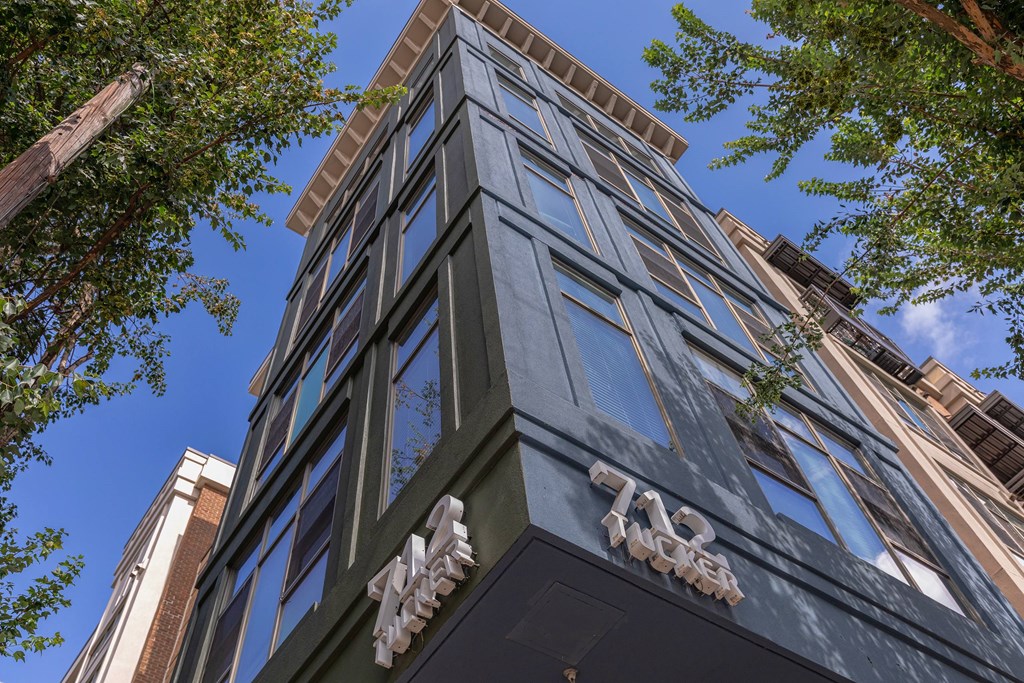 A tall building with the number 712 on it.