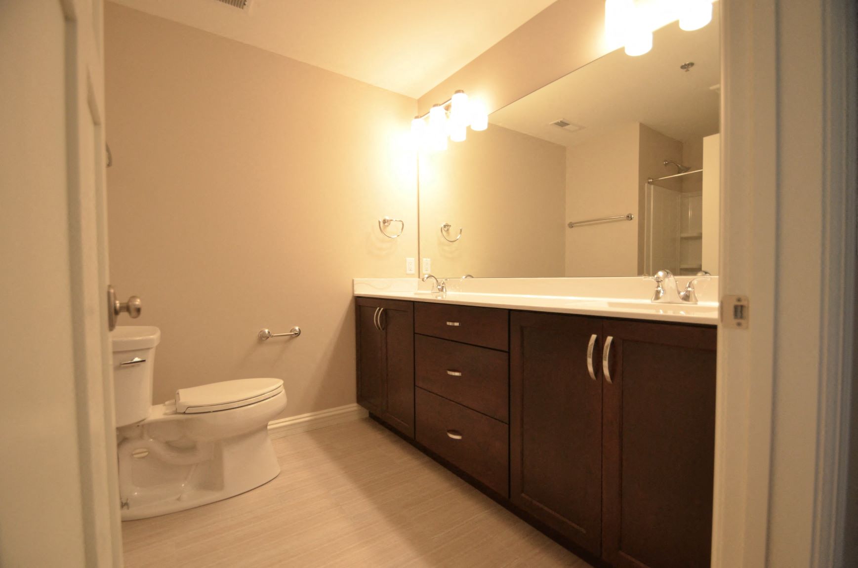 Apartment 201 | 1 BR | Living Area | Hallway | Three Sixty Real Estate