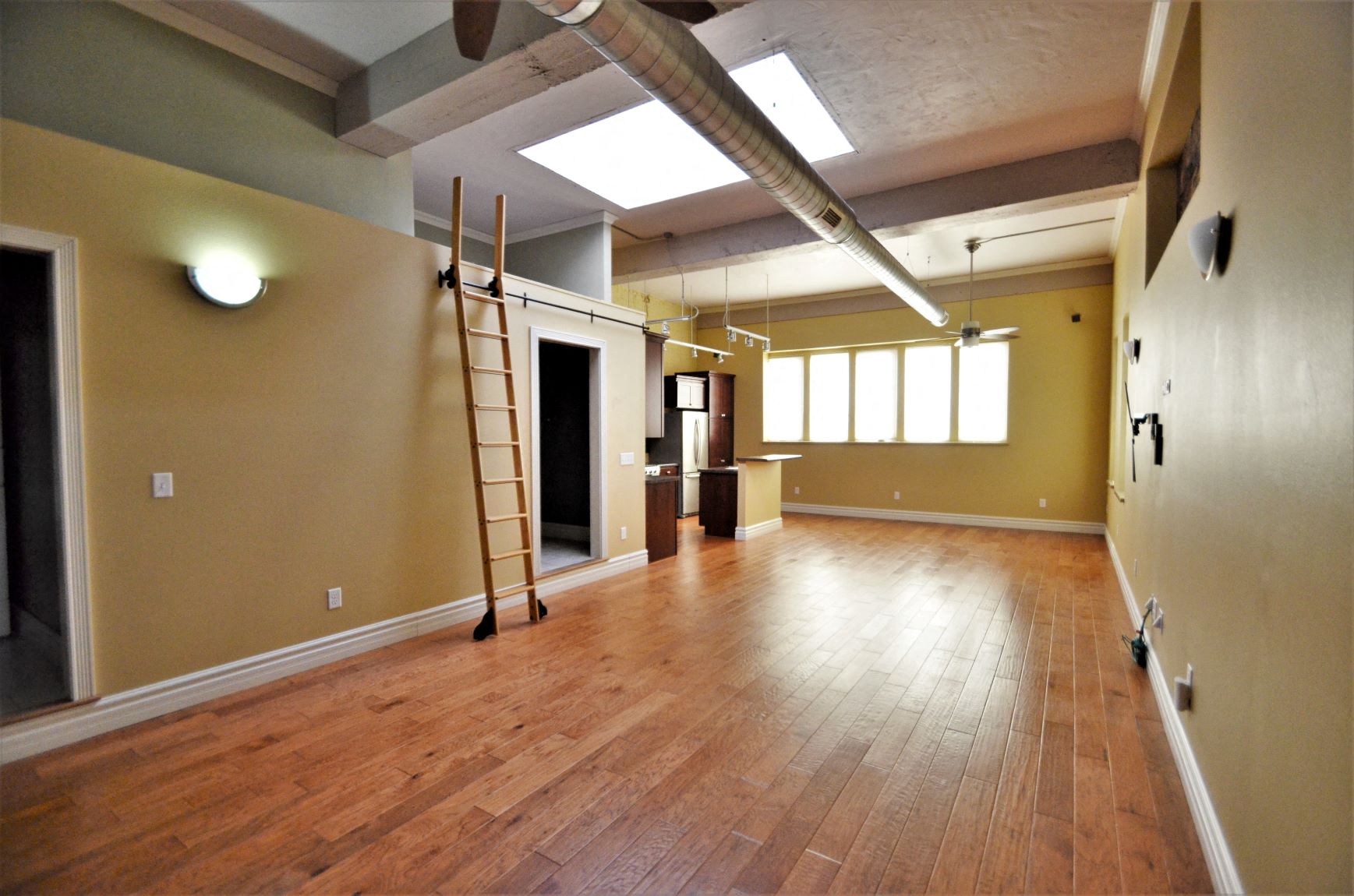 Apartment 301 | 1 BR | Living Area | Three Sixty Real Estate