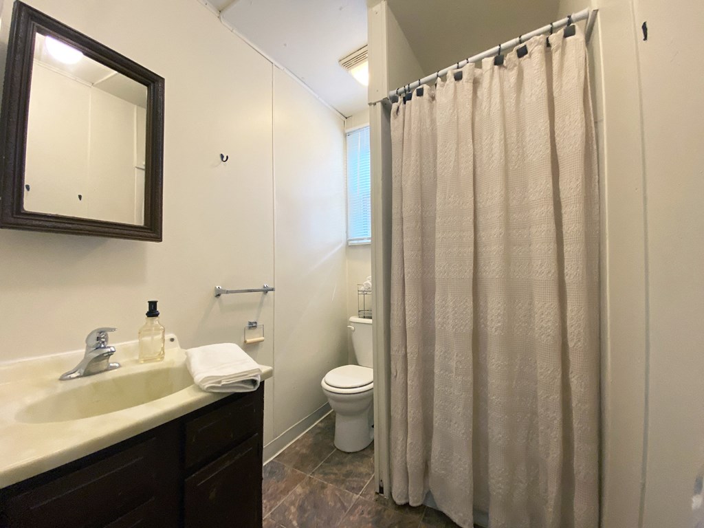 713 N 9th St |Bathroom | Three Sixty