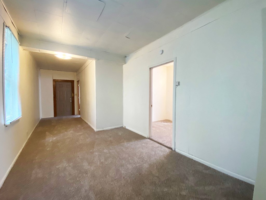 713 N 9th St |Living Room | Three Sixty