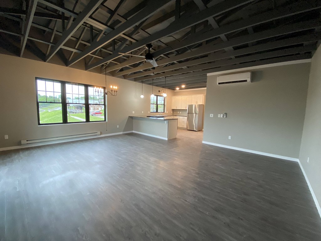 1 BR|1B|100 Irvin St.|Living Room