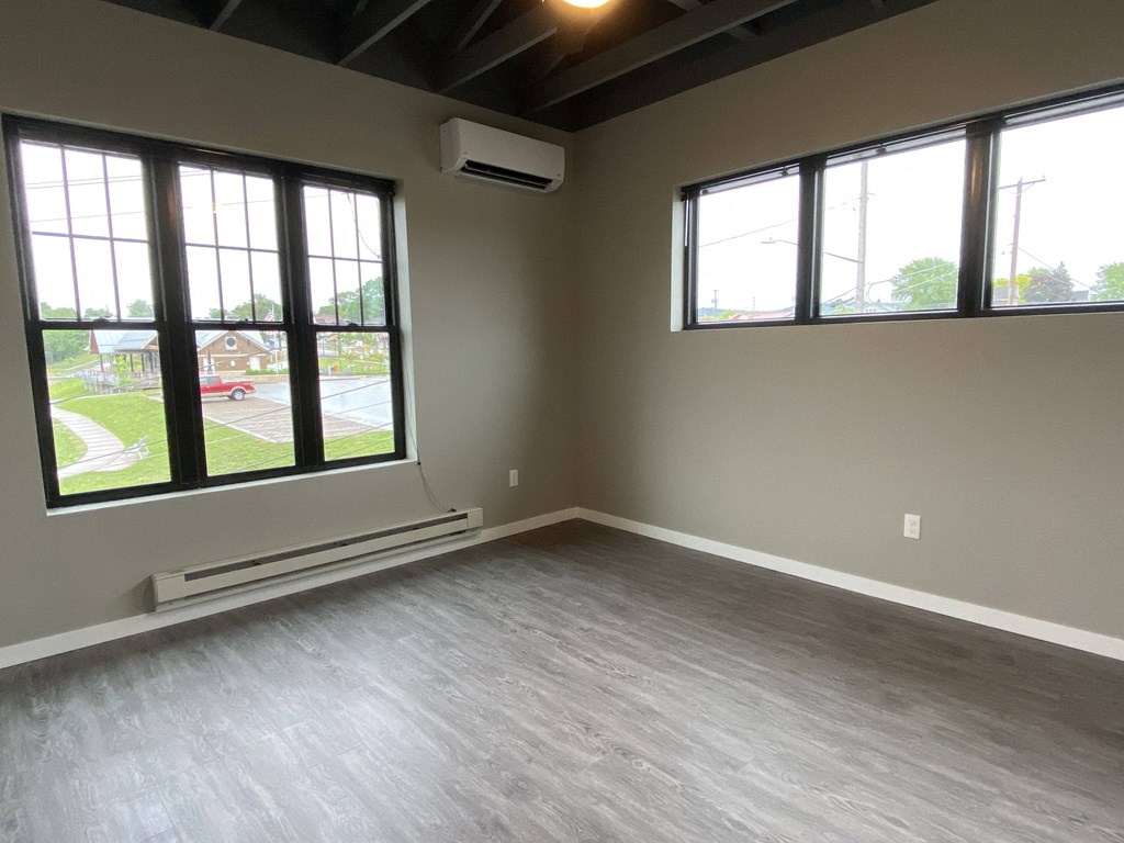 1 BR|1B|100 Irvin St.|Bedroom