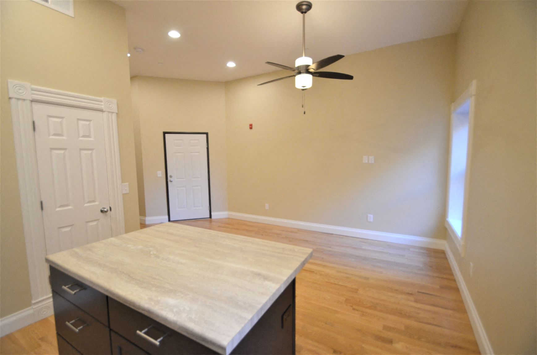 Apartment 202 | 1 BR | Living Area | Dining Area | Three Sixty Real Estate