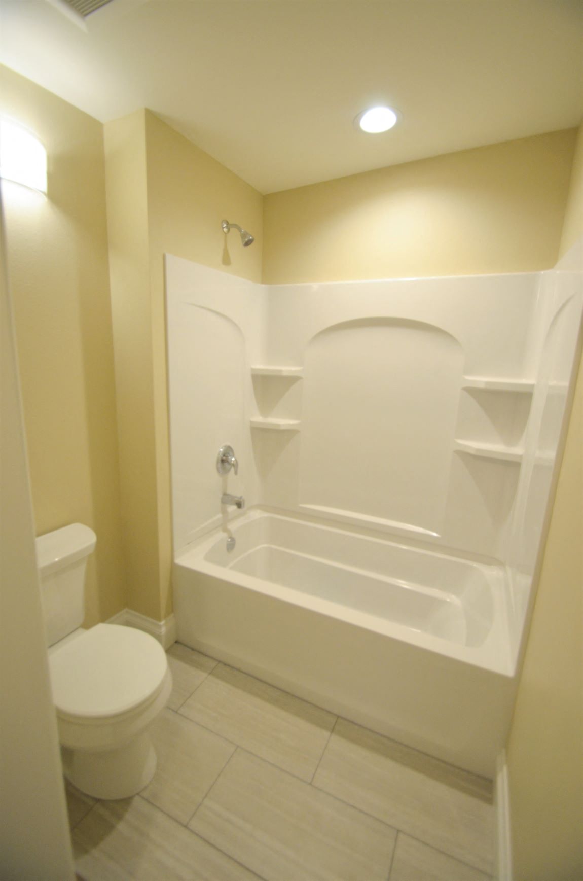 Apartment 301 | 1 BR | Bathroom | Loft | Three Sixty Real Estate