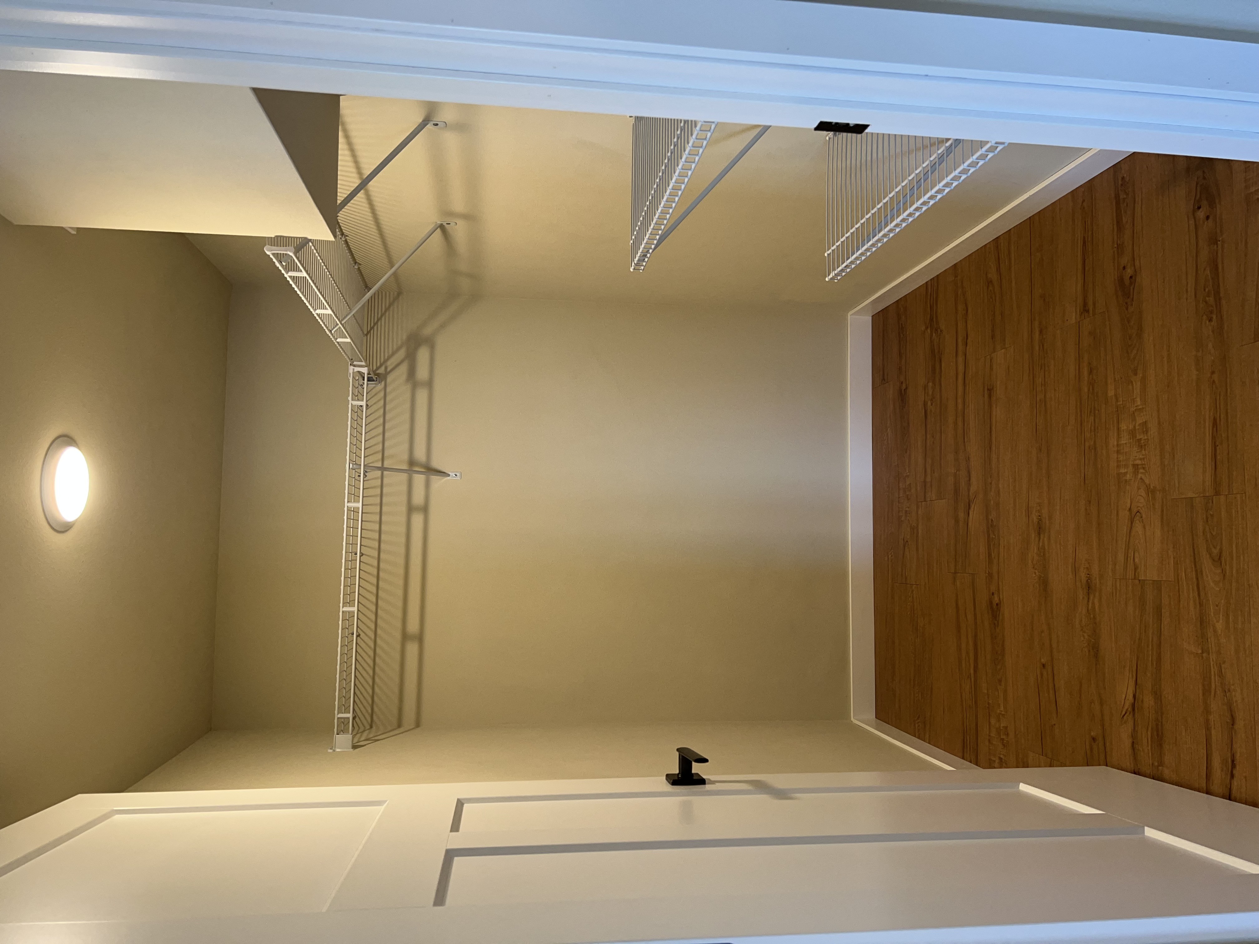 Canterbury | Large Closets