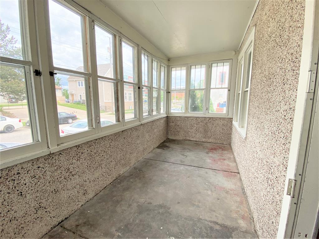 5 BR | 1.5 Bath | Front Porch | Three Sixty Real Estate