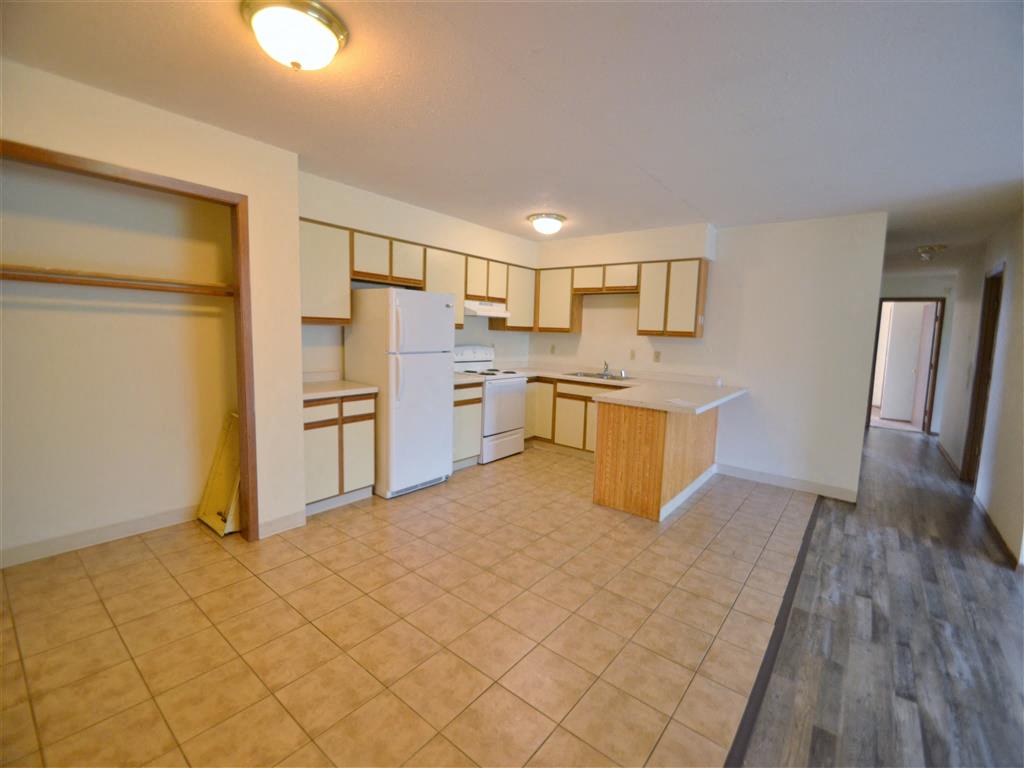 5 BR | Kitchen | Three Sixty Real Estate