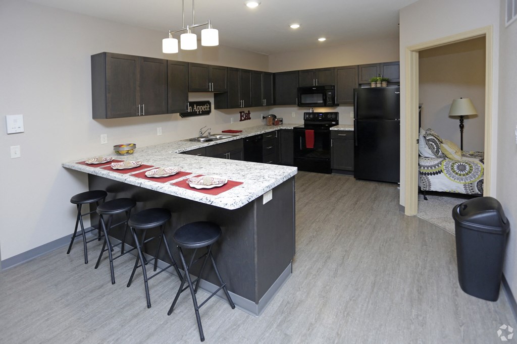 Aguilera | Large Kitchen with Bar Stools