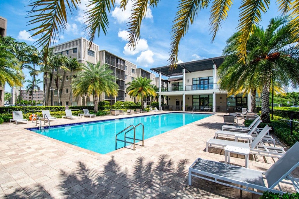the swimming pool at the resort at longboat key club