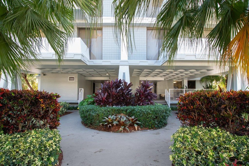 Legacy at South Miami Courtyard