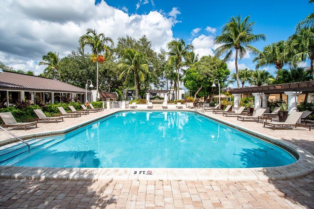 the swimming pool at the resort at longboat key club