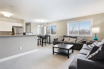 Living room with dining set in the background - Photo Gallery 4