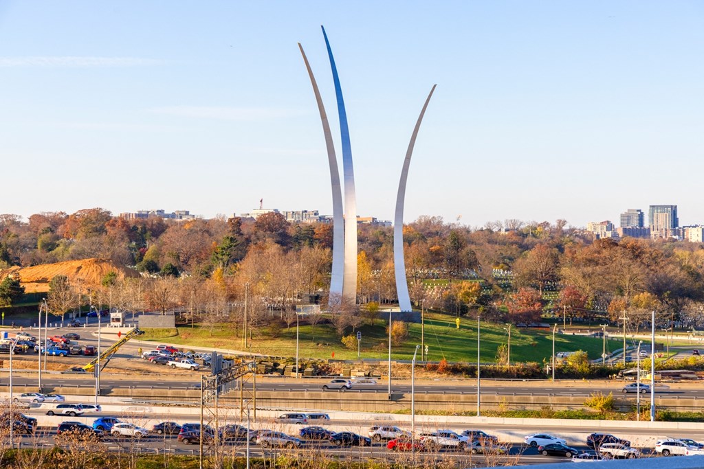 the spires of the gateway arch in the city louis