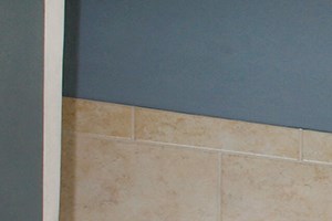 Bathroom with tub/shower combo, toilet and sink