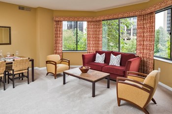 Open Living Room with Carpet - Photo Gallery 43