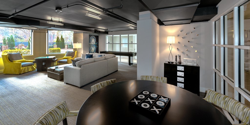 Lounge with Tic Tac Toe