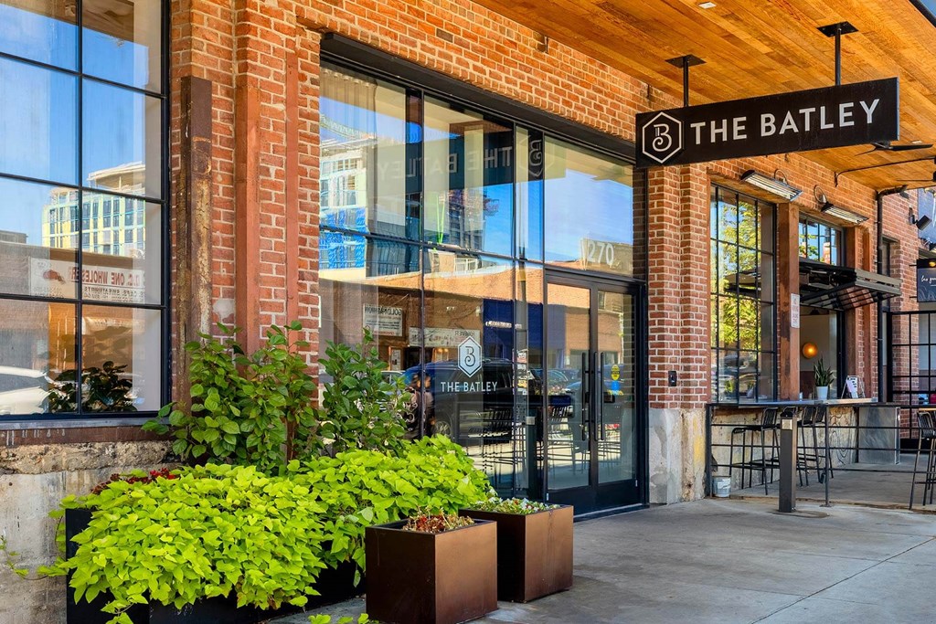 the building in which the hotel is located