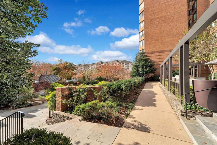 Parkstone Alexandria Apartments, 3001 Park Center Drive, Alexandria, VA RentCafe