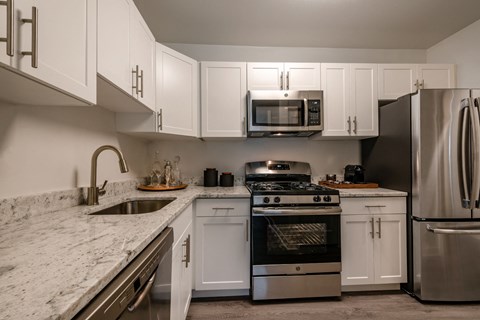 Stainless Steel Appliances at RiverHouse, Arlington, VA