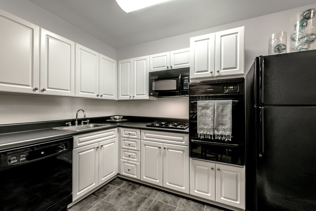 Black Appliances at RiverHouse, Arlington