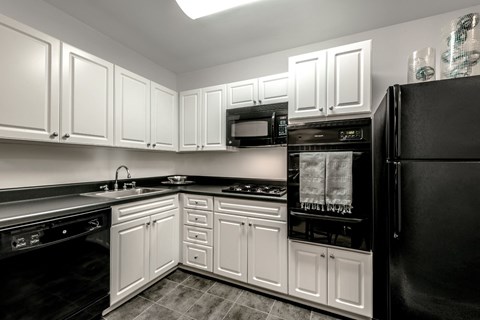 Black Appliances at RiverHouse, Arlington