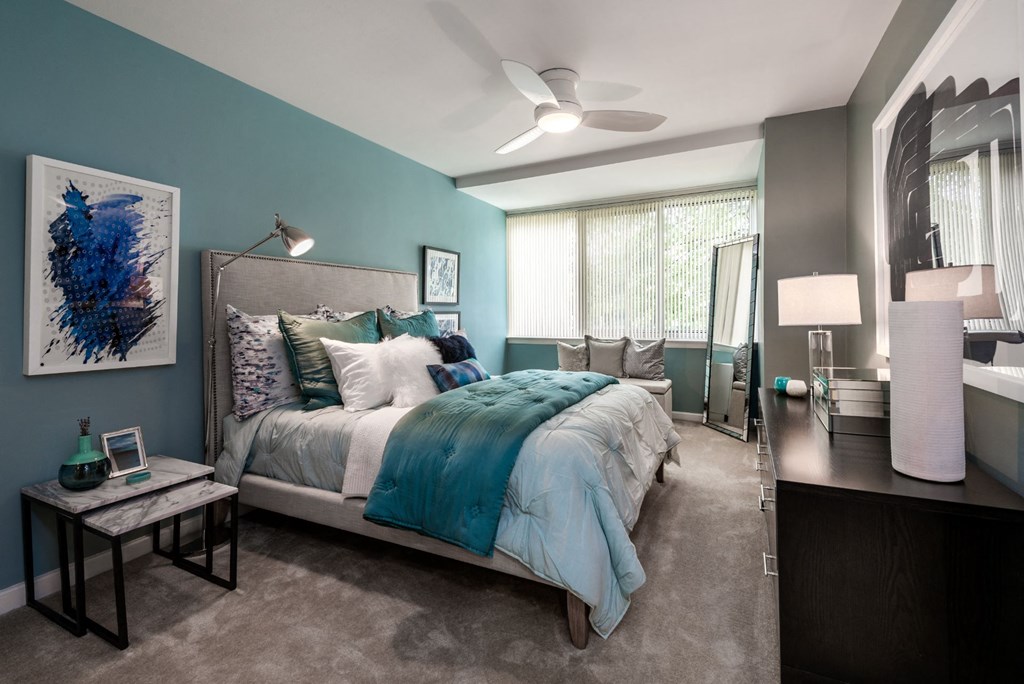 Gorgeous Bedroom at RiverHouse, Arlington, 22202