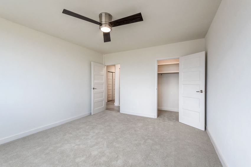 1400 South Joyce Street Studio-3 Beds Apartment for Rent - Photo Gallery