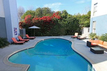 Swimming Pool Sherman Oaks CA Apartments - Expansive Swimming Pool with Various Lounge Areas - Photo Gallery 5