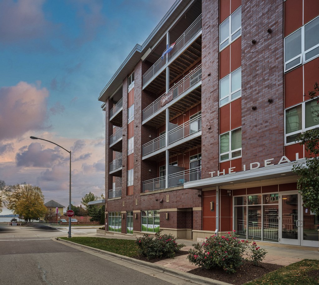 Exterior Landscape at The Ideal, Madison, 53715