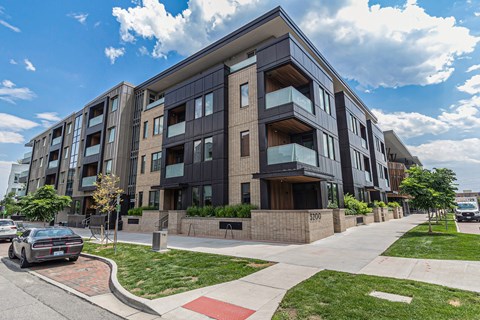 3200 Bluff St 1-2 Beds Apartment for Rent