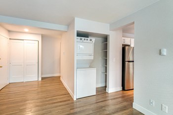 1050 Hobbit St 1-3 Beds Apartment, Student, CSU, Fort Collins for Rent - Photo Gallery 4