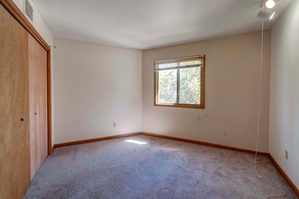 1085 Broadway #19 Bedroom