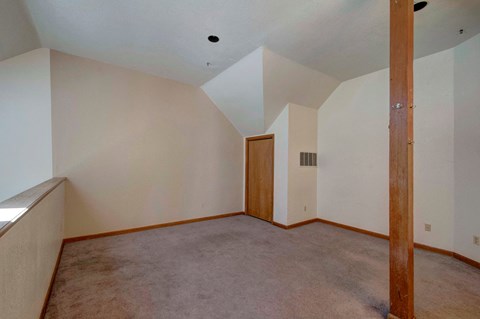 1085 Broadway #19 Loft