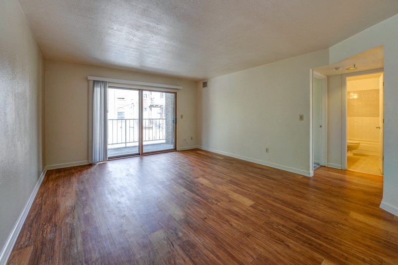 1085 Broadway #11 Living Area