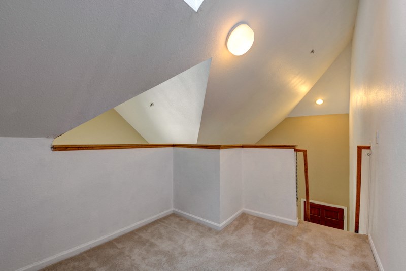 1085 Broadway #13 Loft