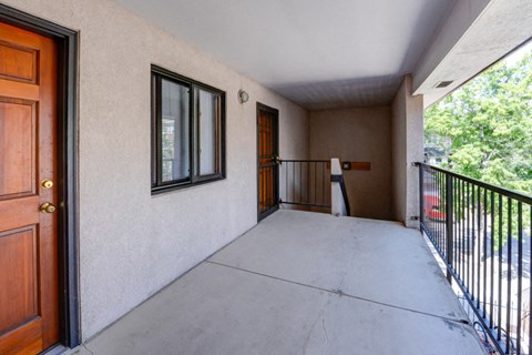 1085 Broadway #13 Exterior