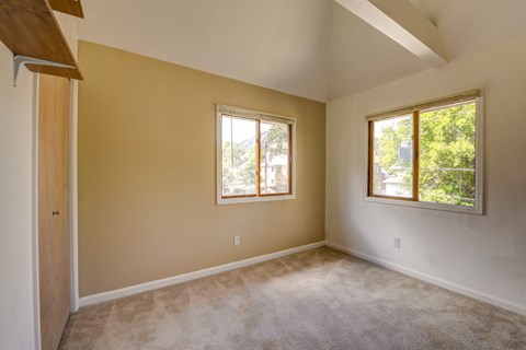 1085 Broadway #13 Bedroom