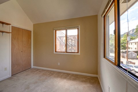 1085 Broadway #13 Bedroom